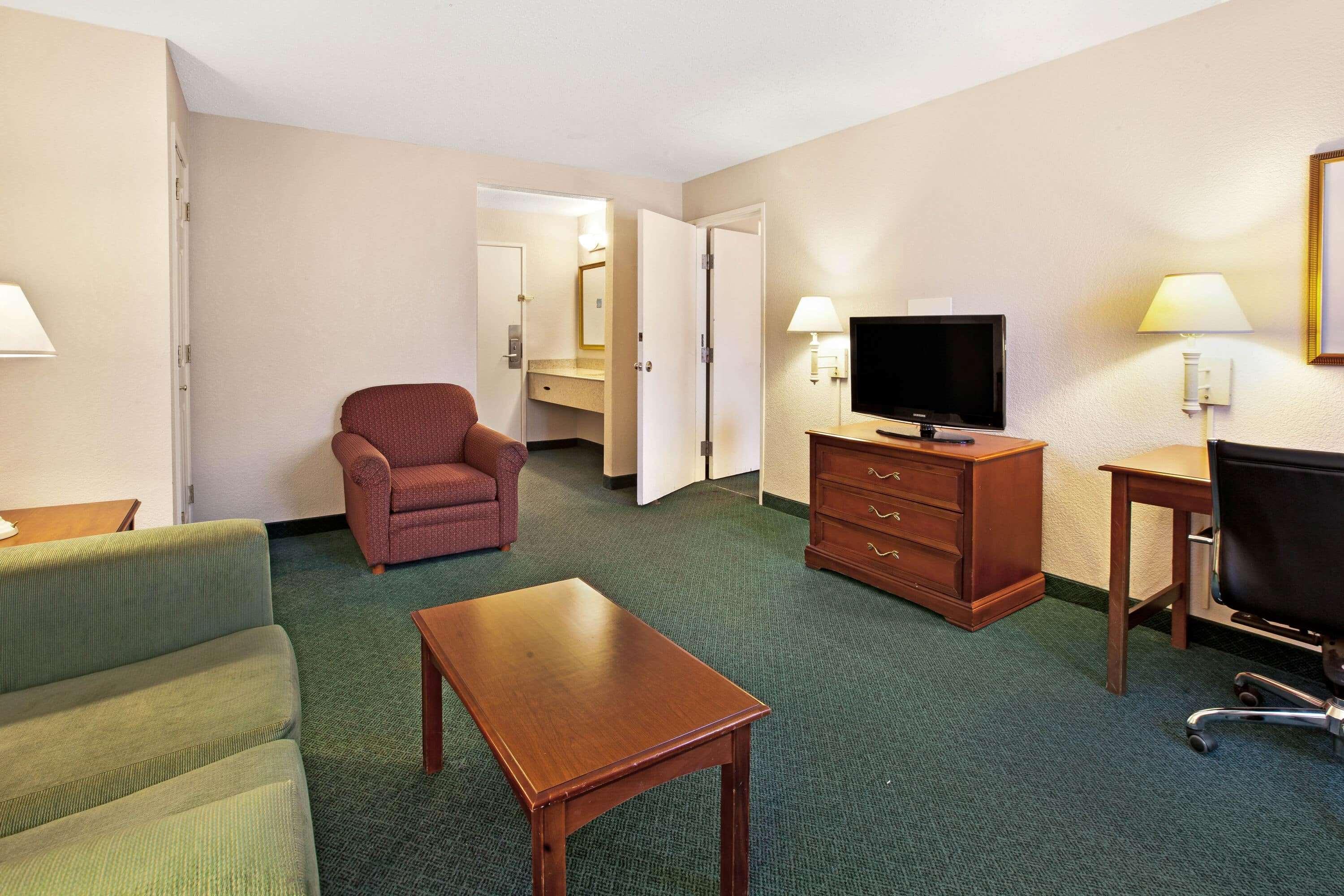 La Quinta Inn By Wyndham Detroit Canton Exterior foto